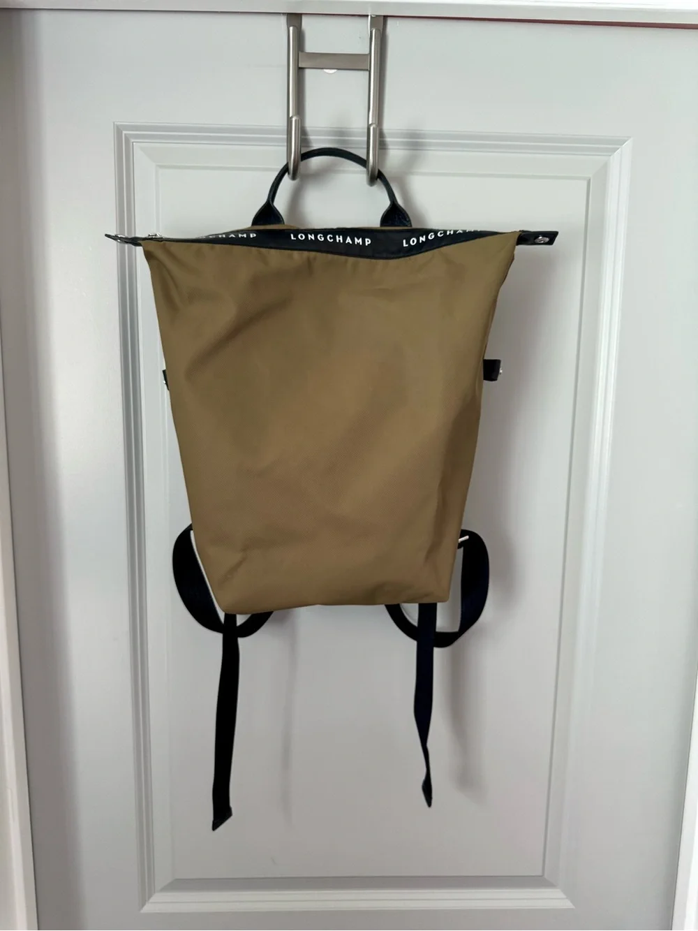 Longchamp LE PLIAGE ENERGY L BACKPACK khaki nylon backpack with black trim